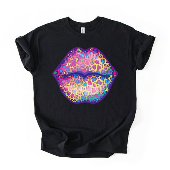 Neon Leopard Print Lips T-Shirt Women's Black Crew Neck Colorful Cheetah Tee Top - Picture 1 of 3